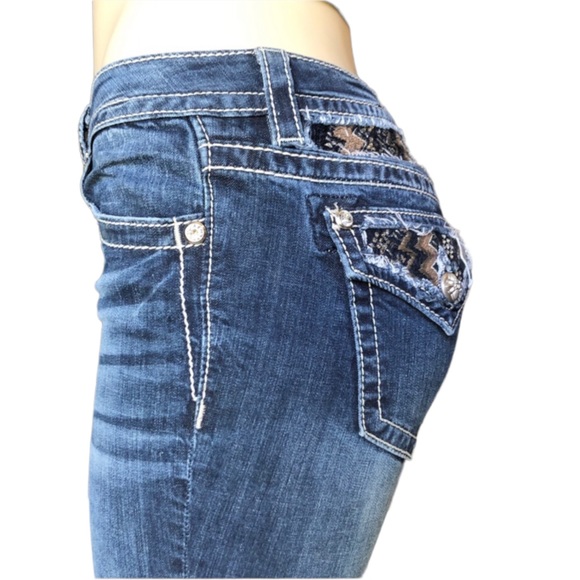 Miss Me Jeans Bootcut Mid Rise Blue Rhinestones Embroidered Woman’s Size 28 - Picture 2 of 5